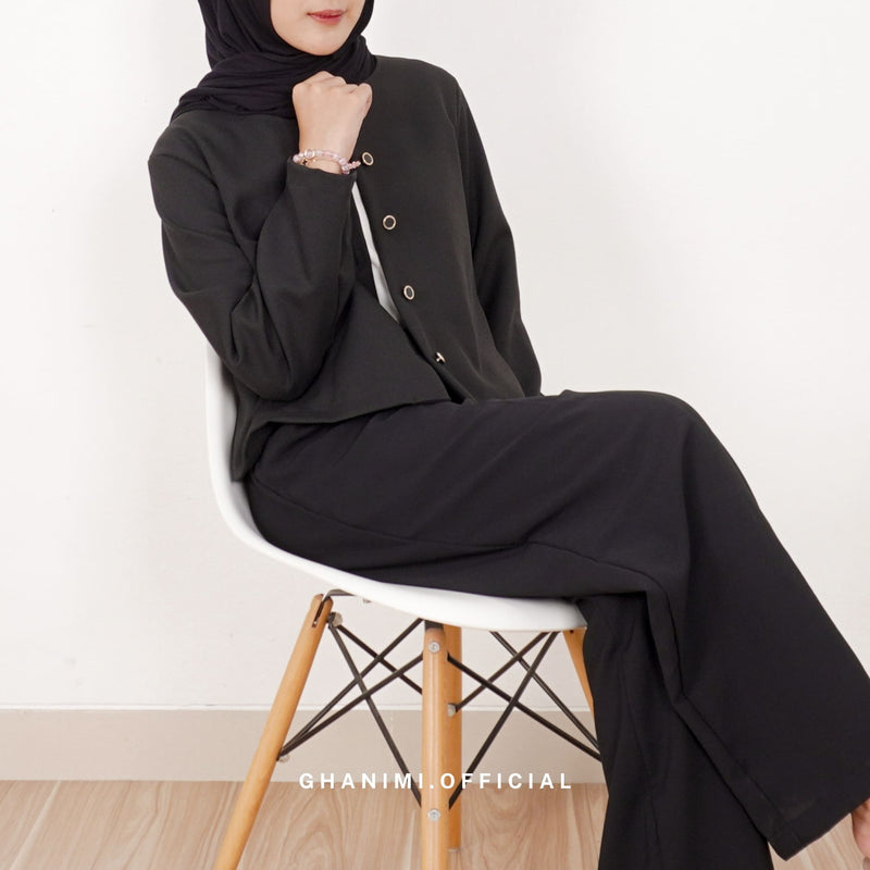 Malca Outer Black